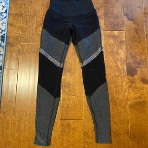 Black/Grey Alo soft leggings XS